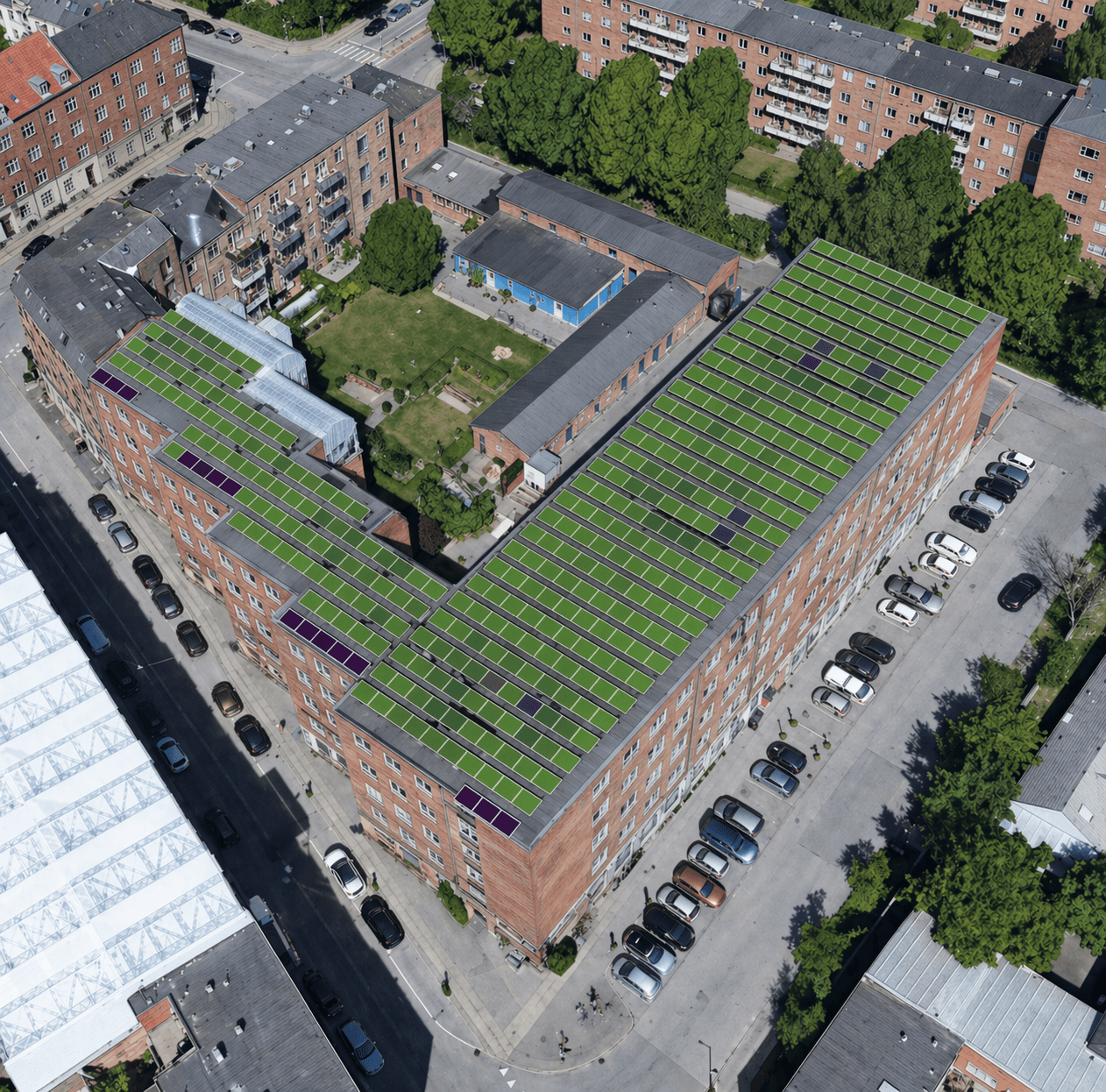 Anteprima di pianificazione solare con IA che mostra un edificio pronto per la progettazione FV automatizzata